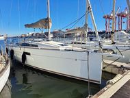 2017 Jeanneau Sun Odyssey 349