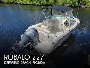 2015 Robalo 227
