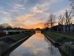 Molesey lock in the morning