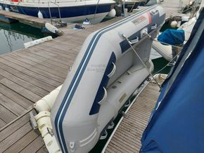 Beneteau Antares 10.80  - Dinghy