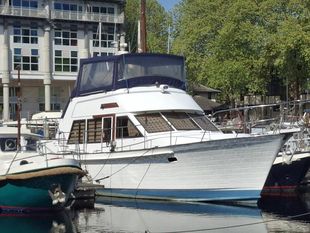 London mooring - 30% discounted Motor yacht - model Island Gypsy 40&rsquo;.