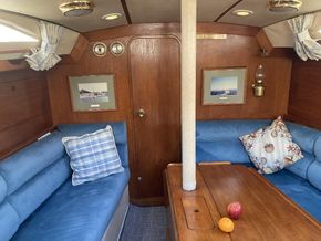 Saloon from companionway.