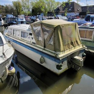 1985 Viking 23 Cabin Cruiser