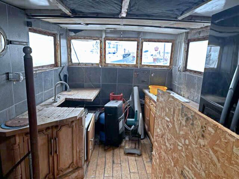 Ex Ferry Houseboat Project