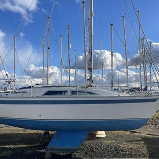 1982 MOODY 27 BILGE KEEL CRUISING YACHT