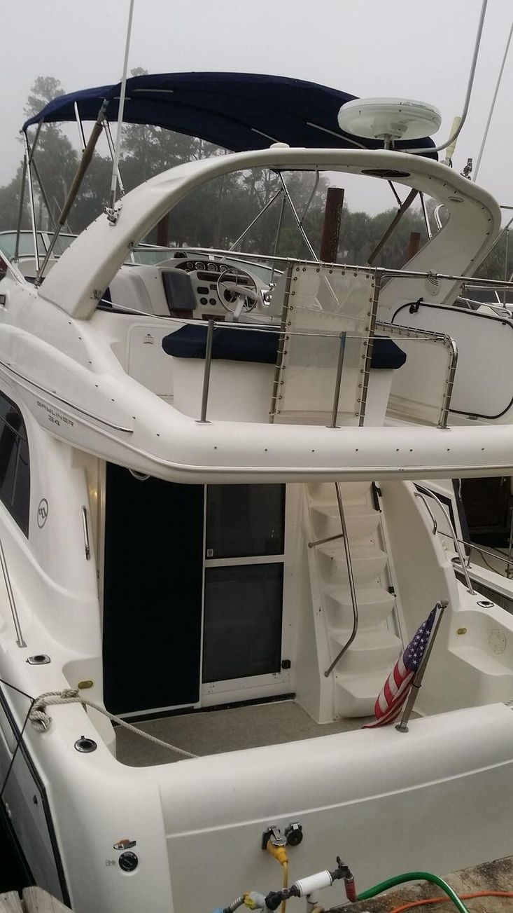 2001 Bayliner 3488 command