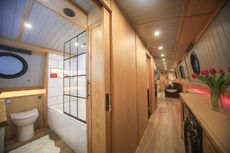 BESPOKE BOAT CO 65ft WIDEBEAM