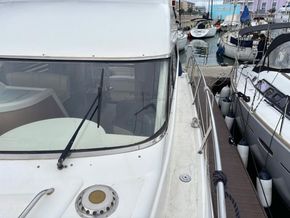 Fairline Phantom 42  - Side Deck