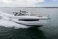 2025 Sealine S335