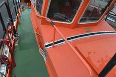 Pilot boat 727. 