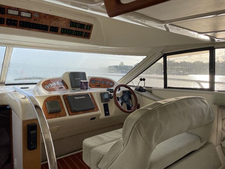 Sealine F37 2001