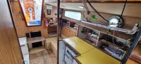 Saloon, galley, worktops & gas cooker