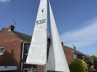 Sacre Bleu 18' Swing Keel Trailer SA