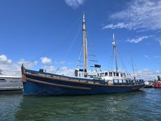 Historic house boat