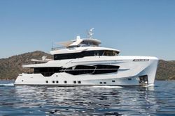 2025 Numarine 32XP