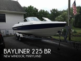 2005 Bayliner 225 BR