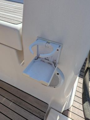 Cockpit cup holder (1 of 4)