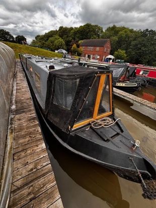 Lola - A 70ft 1997 GT Boatbuilders Stafford traditional stern narrowbo