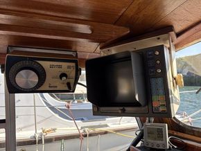 Auto pilot, Radar, depth sounder