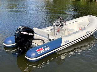 Valiant 520 9 Man RIB 60hp EFI + Trailer