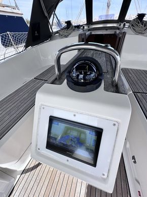 2017 Bavaria 37 Cruiser 8