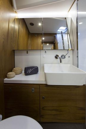 Manufacturer Provided Image: Wauquiez Pilot Saloon 48