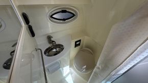 2017 Monterey 275 Sport Yacht 19