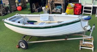 10ft Simulated clinker rowing dinghy.