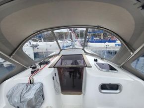 Jeanneau Sun Odyssey 33i  - Companionway