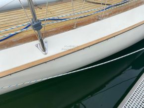 Vindo 40 31 foot Long keel - Hull Close Up