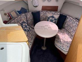 Beneteau Antares 7 Inboard diesel engine - low hours - Interior