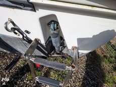 2004 Boston Whaler 240 Outrage