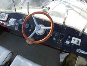 Coronet 32 Deepsea Motor Boat - Fly Bridge Helm