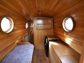Narrowboat 60ft Cruiser Stern with London Mooring - Aft Cabin