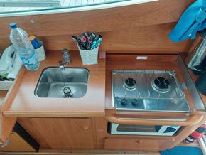 Jeanneau Merry Fisher 925 Flybridge  - Galley