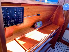 Prout Quest 33 Aft cabins - Navigation Station