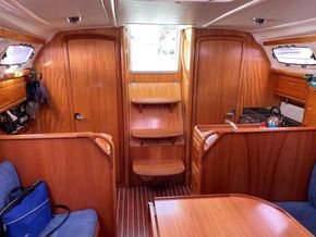 2006 Bavaria Cruiser 30 25