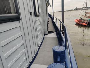 Houseboat 29m (former Freighter) - Side Deck