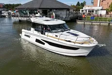 2018 Jeanneau Merry Fisher 1095 Coupé