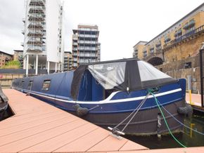 Wide Beam 66ft with London mooring  - Exterior