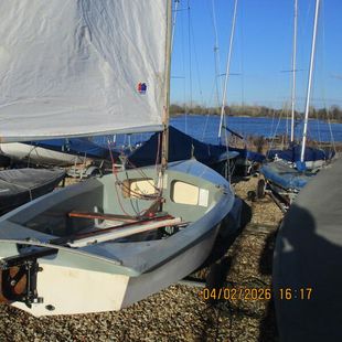 Complete Graduate sailing dinghy