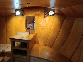 Tjalk Dutch Barge 21m Exceptional Standard - Heads