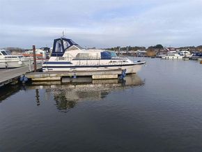 Broom 32  - Exterior