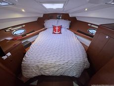 2011 Beneteau Antares 30