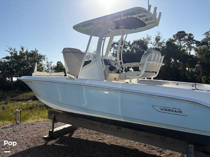 2022 Boston Whaler dauntless 220