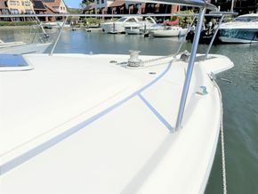 1995 Sea Ray 330 Sundancer 8