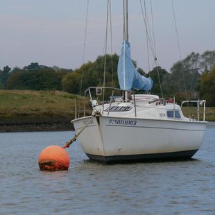 Small yacht + shallow waters:Jaguar 21