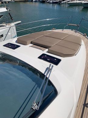 2012 Bavaria Sport 43 Hard Top 3