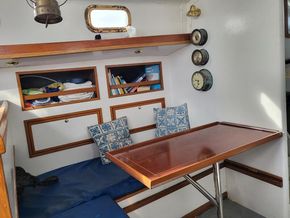 Main cabin - Port side