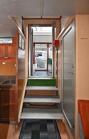 to aft deck